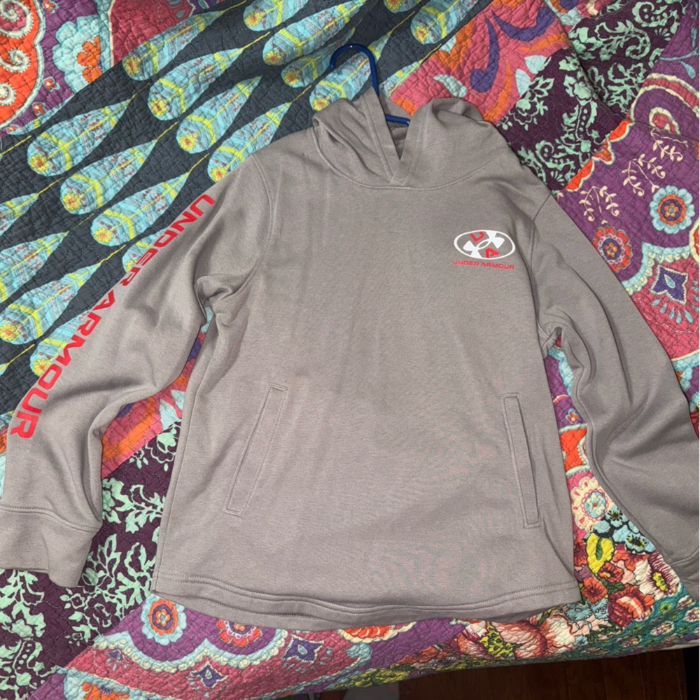Boys Under Armour size small hoodie. Youth small